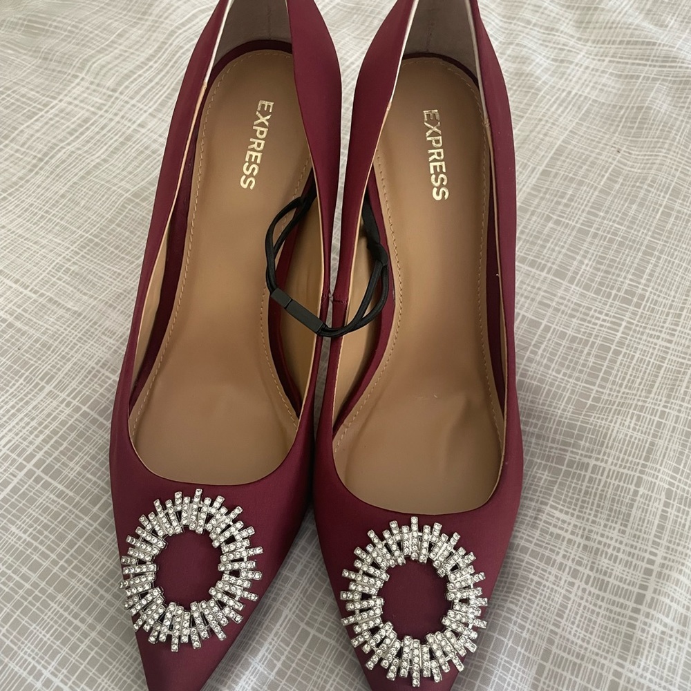 Express Heels with Swarovski buckle
